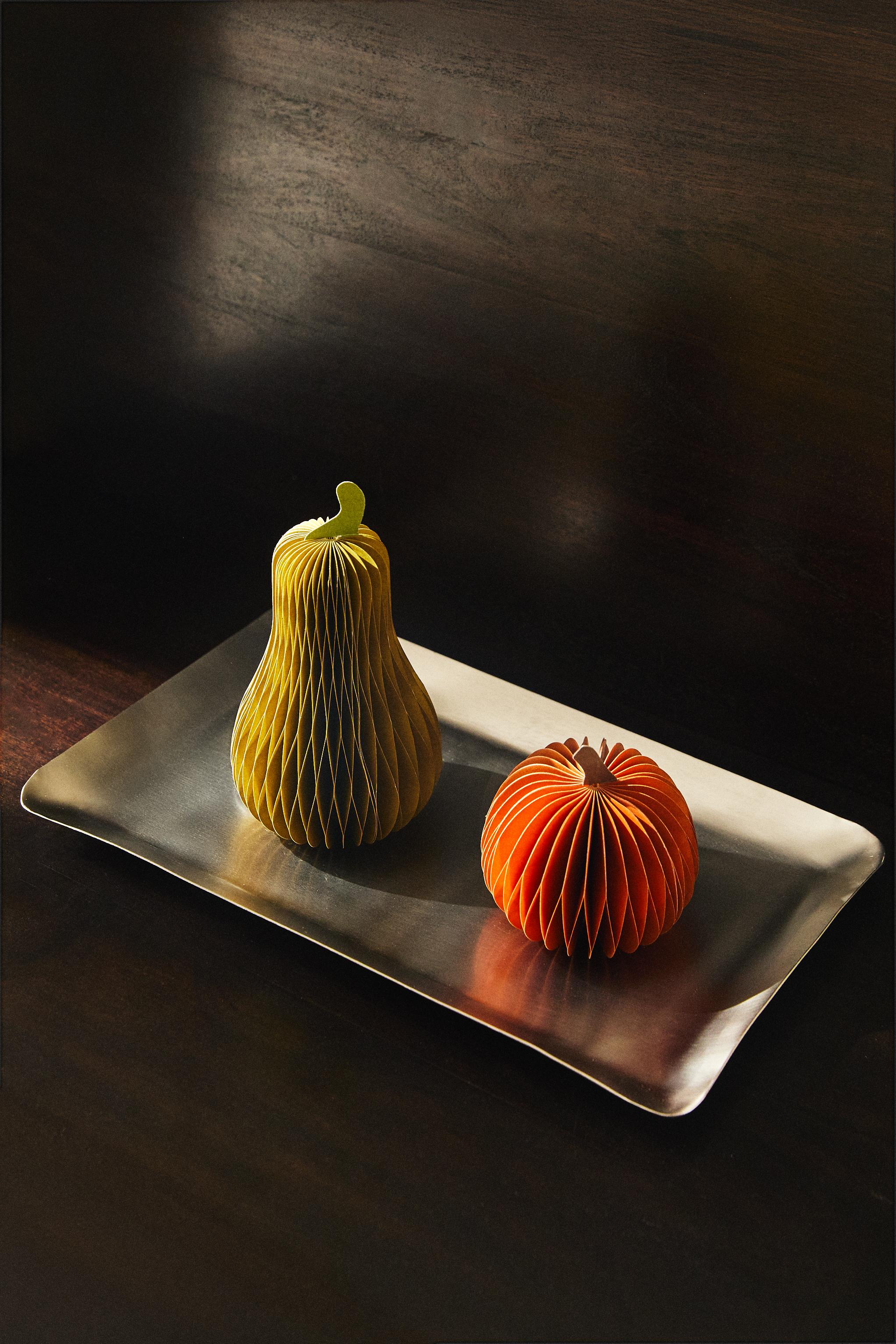 SET OF PUMPKIN PAPER DECORATIONS (SET OF 2)